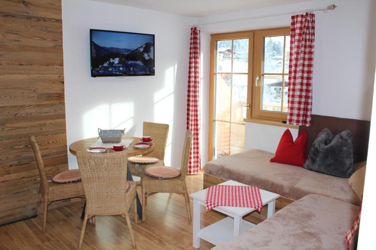 Apart Ursus Hinterthal Maria Alm am Steinernen Meer Exterior foto